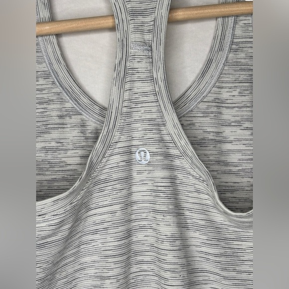 Lululemon Cool Racerback Tank Heathered Gray size 2 Small - Picture 5 of 8